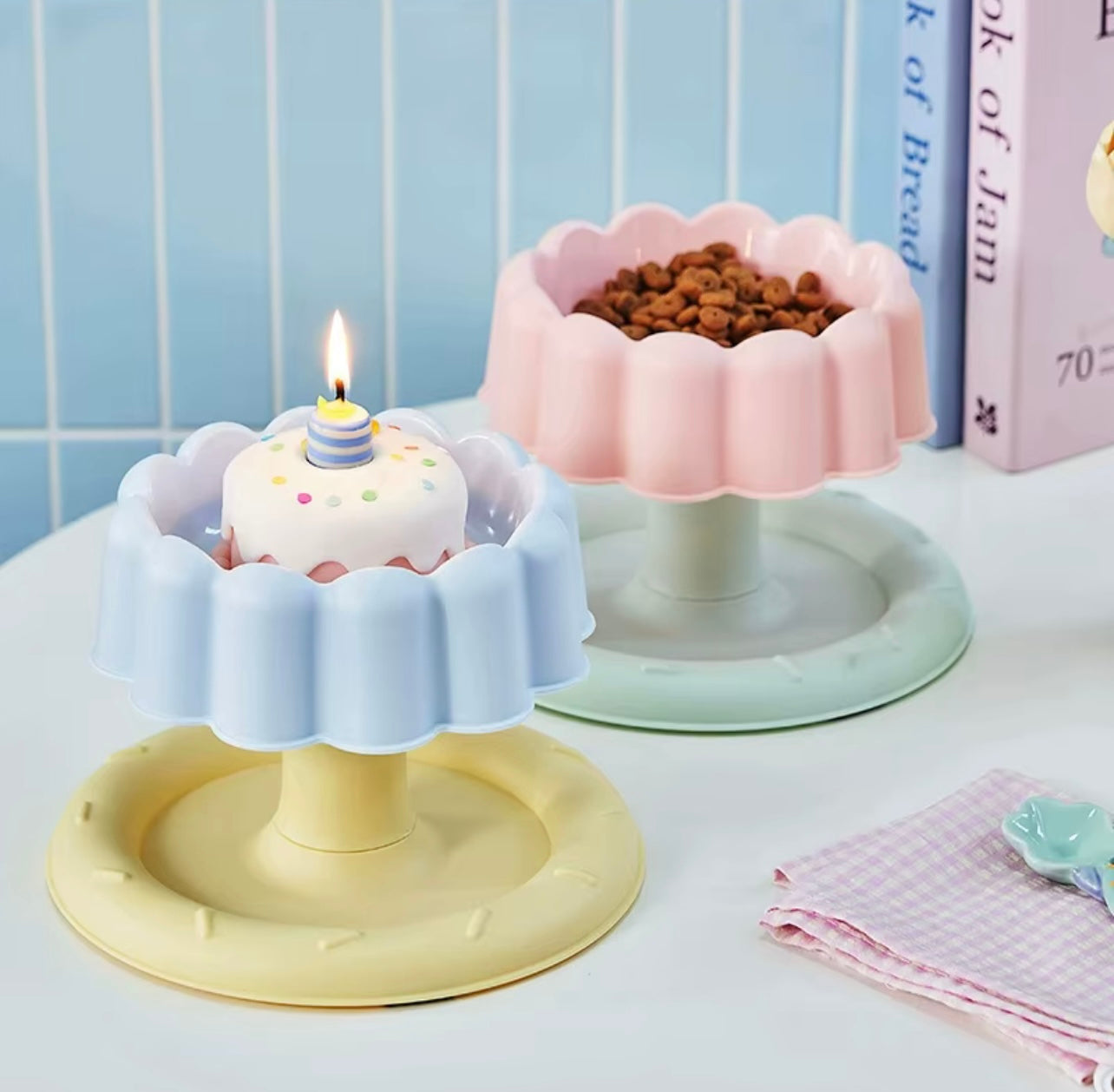 Comedero pastel elevado para gatos y perros pequeños