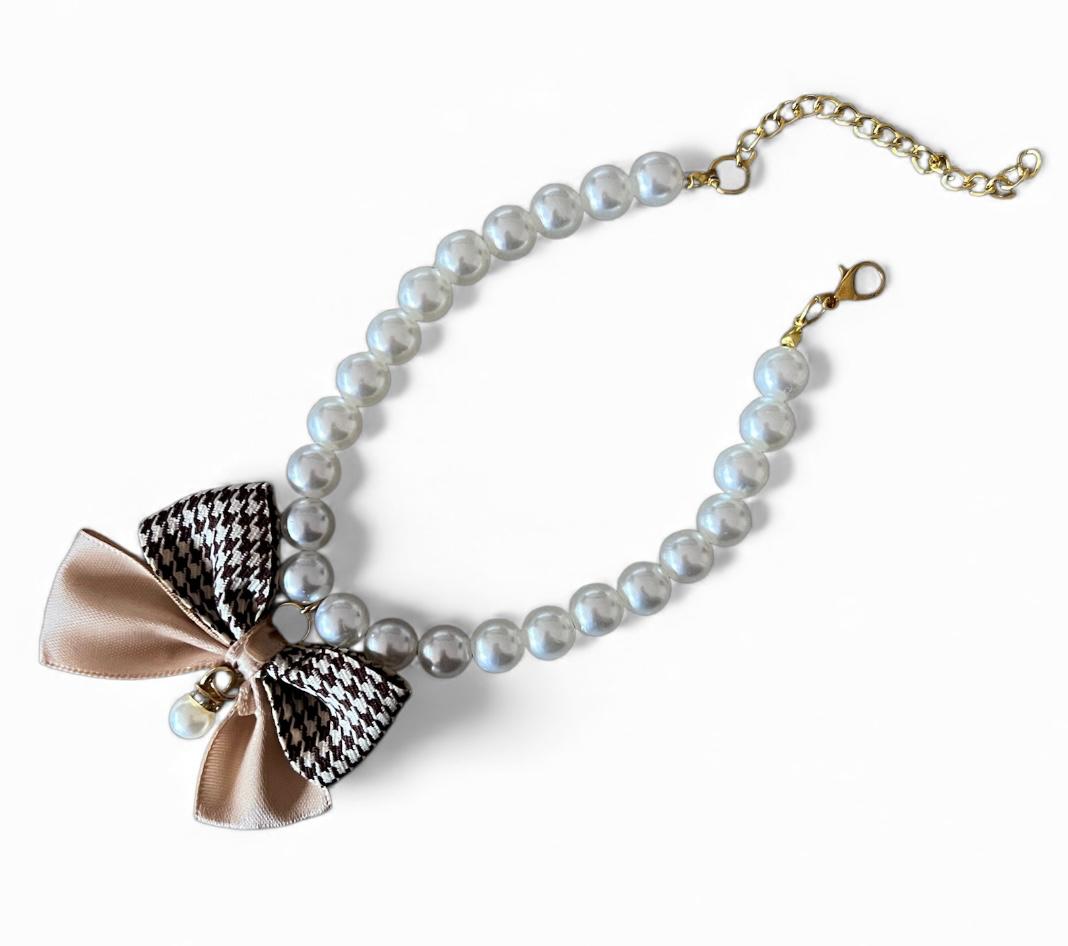 Collar de perlas con moño para gatos y perros chiquitos