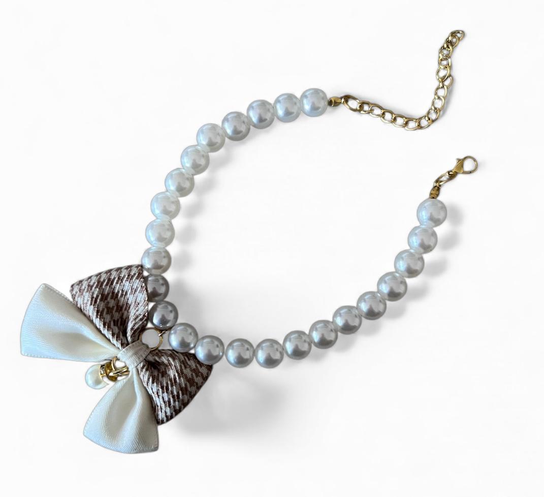 Collar de perlas con moño para gatos y perros chiquitos