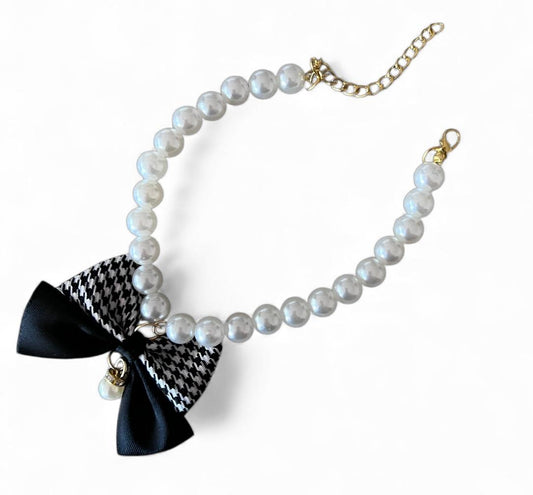 Collar de perlas con moño para gatos y perros chiquitos